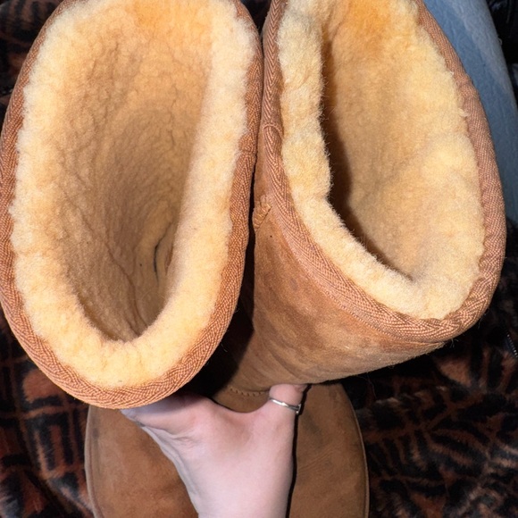UGG Tan Winter Boots with Suede Finish - Picture 3 of 7
